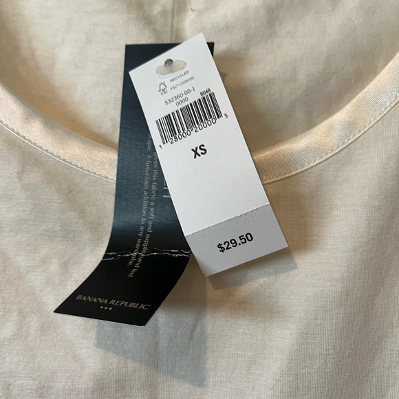 Banana Republic Luxe Touch Cream
Sleeveless Tank, XS, NWT - Picture 3 of 8